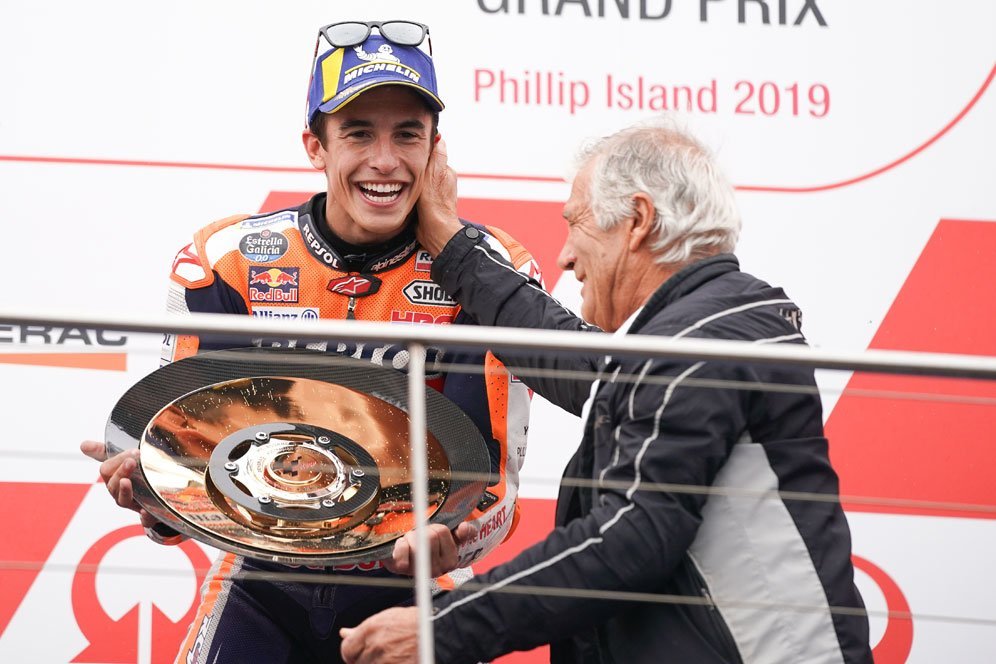 Giacomo Agostini Ikhlas Marc Marquez Patahkan Rekor-rekornya