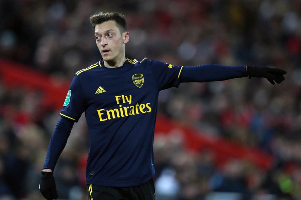 Pencoretan Ozil Adalah Sebuah Ironi Bagi Arsenal, Kenapa?