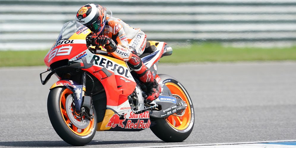 Alberto Puig Minta Maaf Tak Bisa Bantu Jorge Lorenzo Alberto Puig Minta Maaf Tak Bisa Bantu Jorge Lorenzo