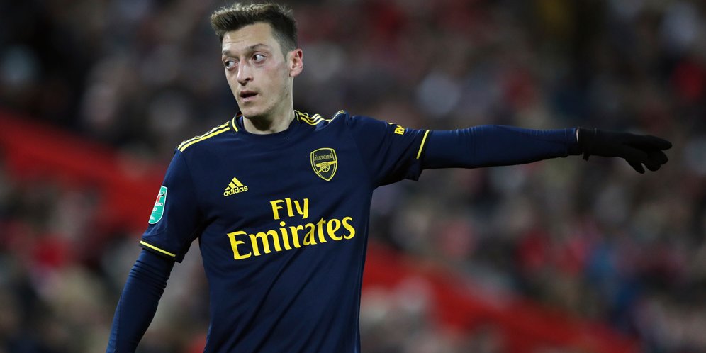 Unai Emery Indikasikan Mesut Ozil Punya Masa Depan di Arsenal