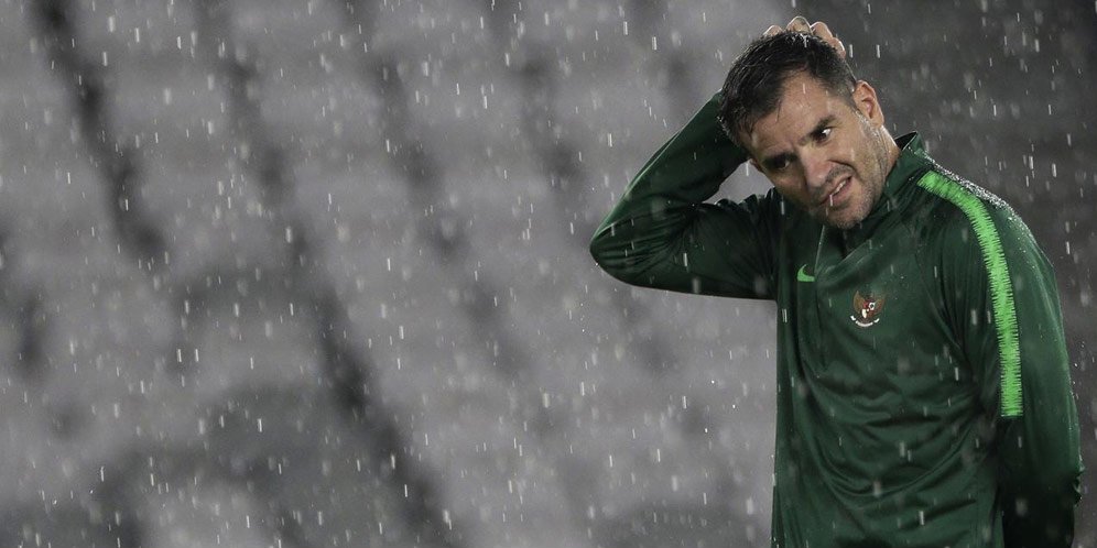 Timnas Indonesia Keok dari Vietnam, Simon McMenemy jadi Sasaran Nyinyir Netizen
