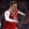 Nahasnya Unai Emery: Dikritik Saat Ozil Absen, Mainkan Ozil pun Dianggap Keliru