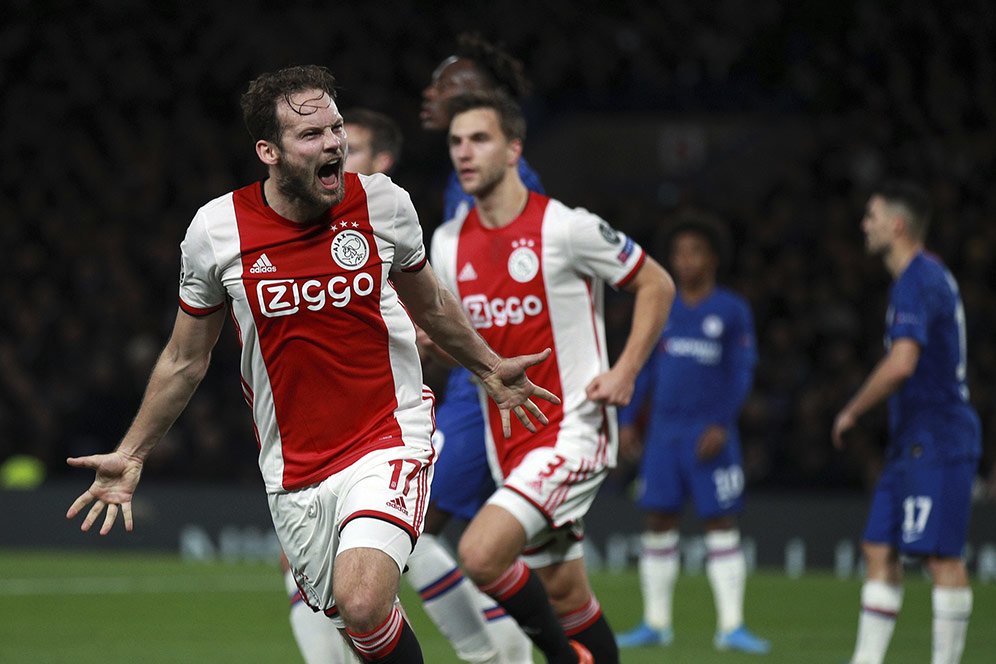 Arsenal Coba Rekrut Daley Blind dari Ajax Amsterdam