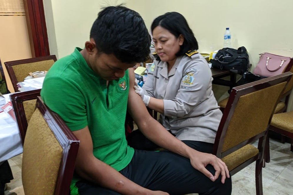 Sebelum Tampil di SEA Games 2019, Timnas Indonesia U-23 Mendapatkan Vaksinasi Polio