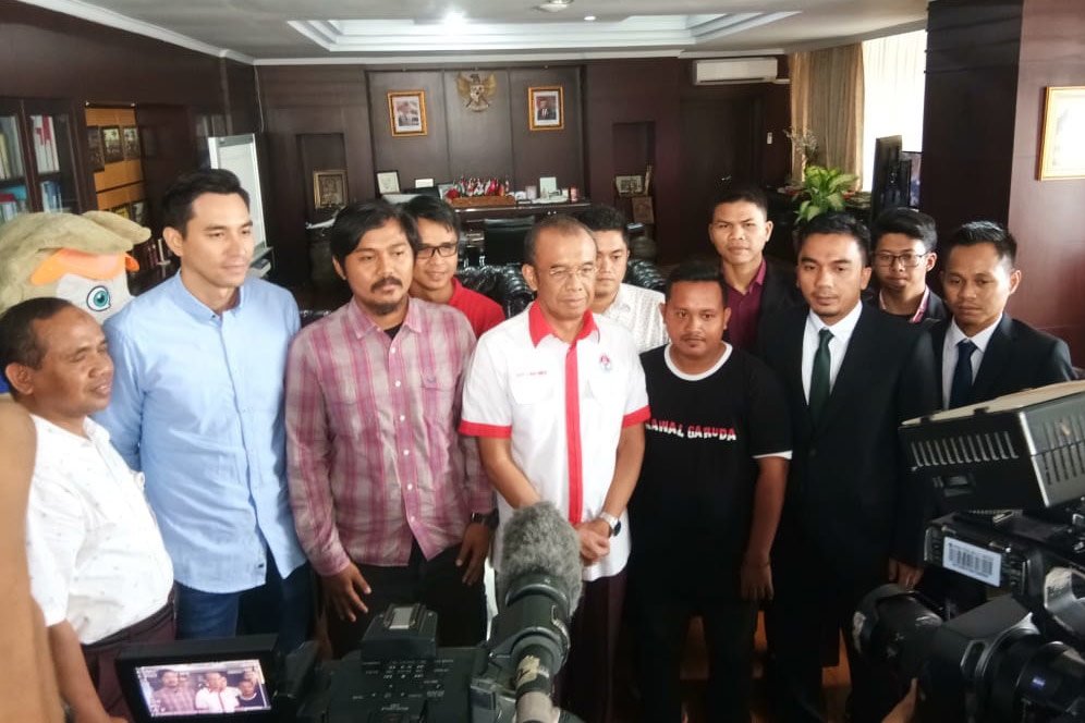 Kemenpora Bertemu dengan Korban Kekerasan Suporter Timnas Indonesia di Malaysia