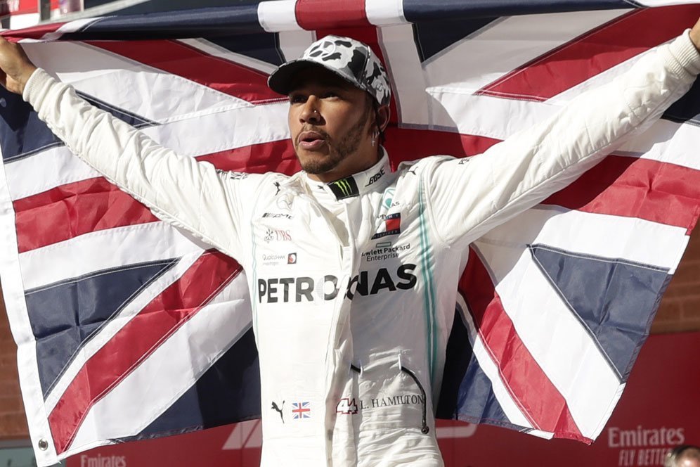 Lewis Hamilton: 6 Kali Juara Formula 1, Bisa Samai Michael Schumacher