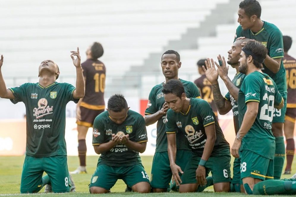 Aji Santoso Tegaskan Laga Pemungkas Persebaya Bukan Ajang Coba-Coba