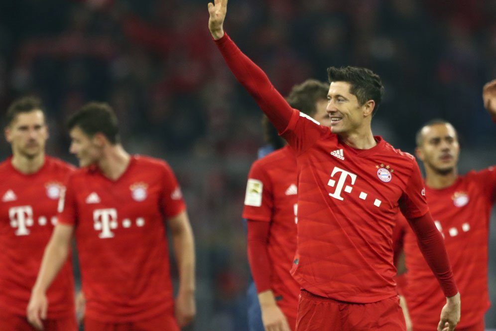 Brace Robert Lewandowski Benamkan Borussia Dortmund di Der Klassiker