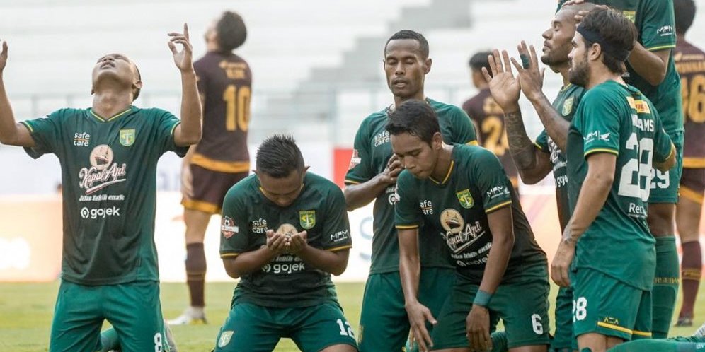 https://cdns.klimg.com/bola.net/library/upload/21/2019/11/persebaya-1_7519c55.jpg