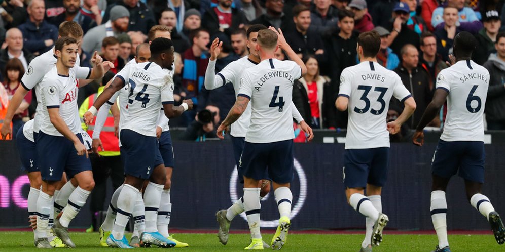 Selebrasi pemain Tottenham saat melawan West Ham, Sabtu (23/11/2019) malam WIB. (c) AP Photo