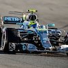 Mercedes Puji Performa Valentino Rossi Kendarai Mobil Formula 1