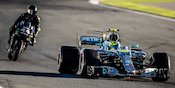 Galeri: Valentino Rossi dan Lewis Hamilton Leburkan Dunia MotoGP dan Formula 1 Galeri: Valentino Rossi dan Lewis Hamilton Leburkan Dunia MotoGP dan Formula 1