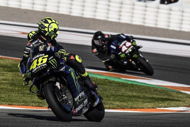 Valentino Rossi Sempat Cemas Lewis Hamilton Kesulitan Jajal Yamaha Valentino Rossi Sempat Cemas Lewis Hamilton Kesulitan Jajal Yamaha