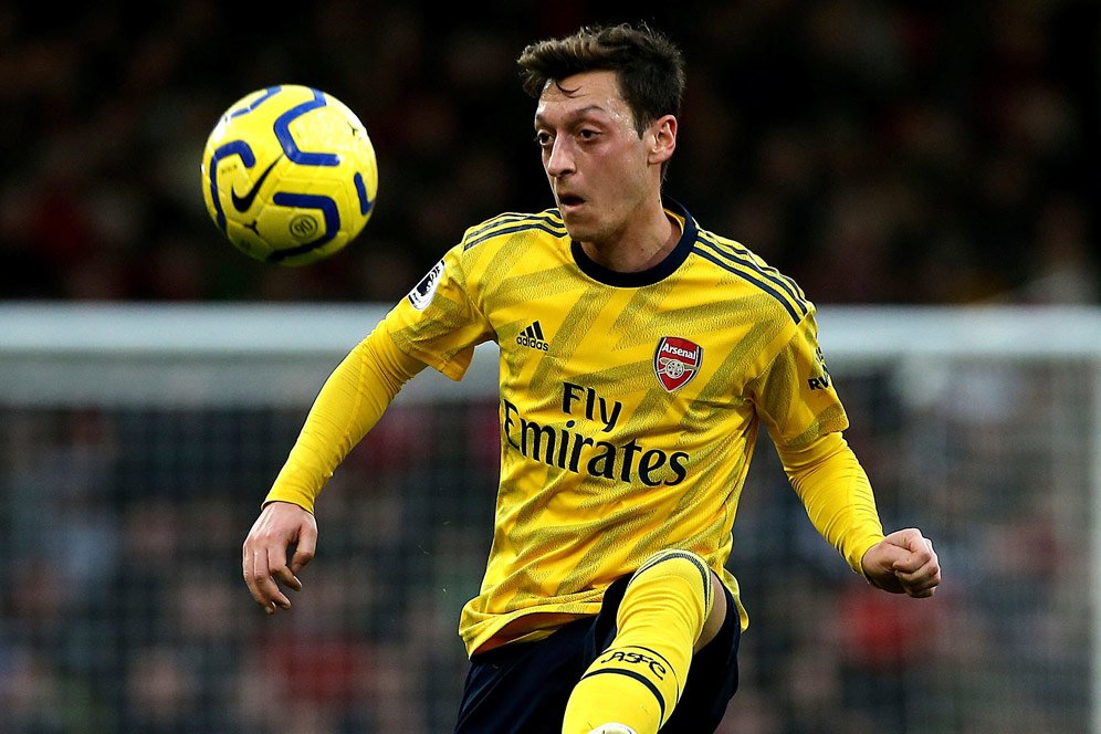 Mesut Ozil dan Masalahnya Saat Kehilangan Bola