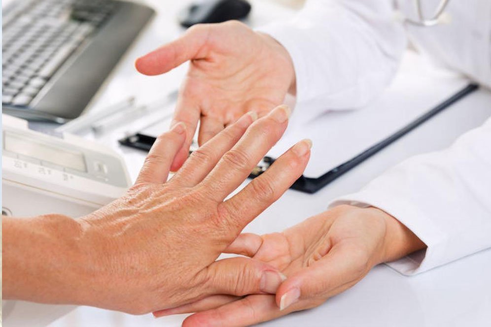 Jangan Anggap Remeh, Waspadai 8 Gejala dan Penyebab Rematik