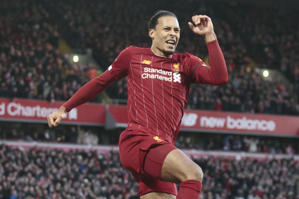 Abaikan Ferdinand dan Terry, Eks Kapten Man City Sebut Virgil van Dijk Bek Terbaik