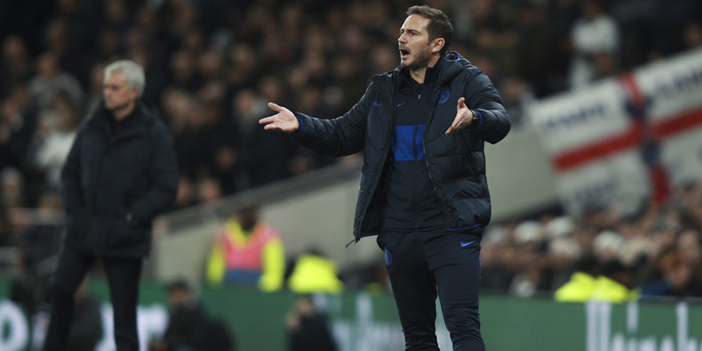 Sukses Kalahkan Mourinho, Frank Lampard Patenkan Formasi 3-4-3 untuk Chelsea?