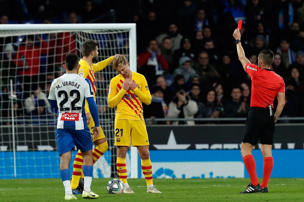 Frenkie de Jong Mengeluh Barcelona Dirugikan Wasit, Benarkah?