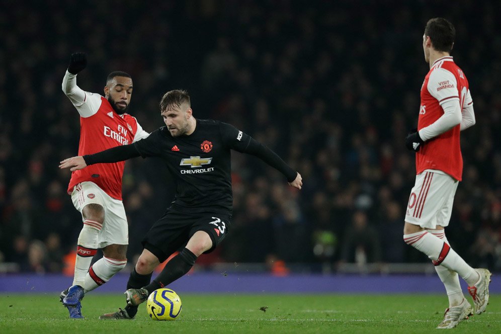 Posisimu Sudah Tidak Aman, Luke Shaw!