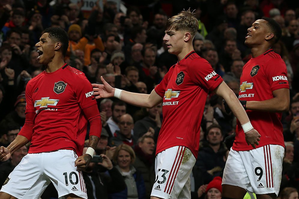 MU Bantai Norwich City, Ole Gunnar Solskjaer Tersenyum Gembira