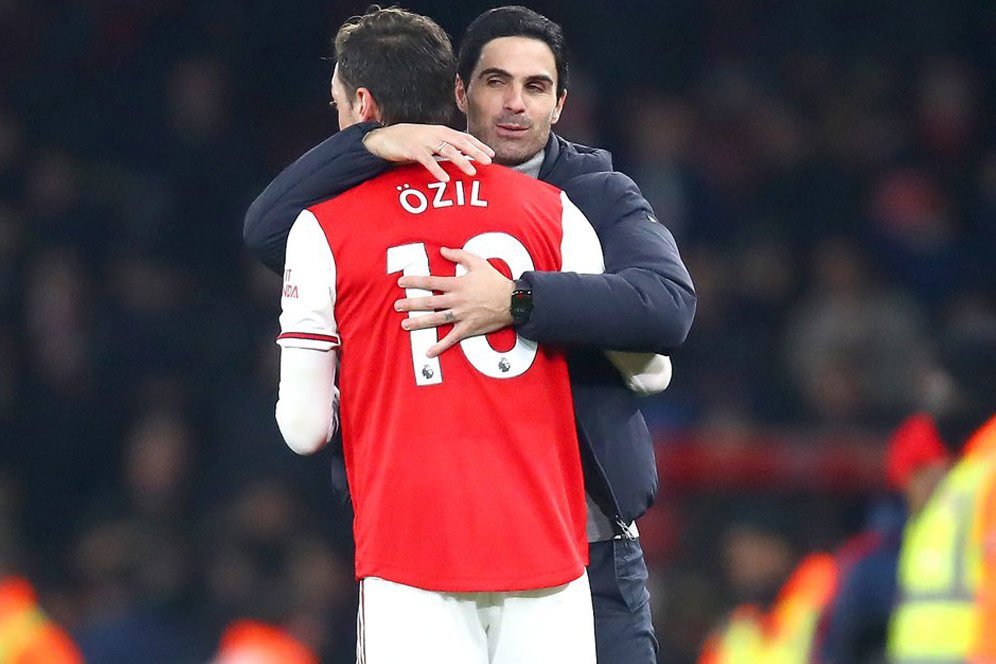 Sudah Coret dari Skuad, Kini Arteta Bicara Soal Kontribusi Mesut Ozil