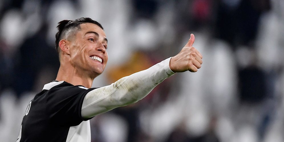 Demi Memasukkan Ronaldo, UEFA Dituding Ubah Formasi Team of The Year 2019 Pilihan Fans