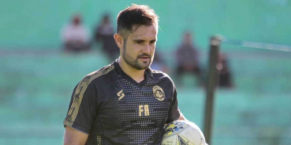 Pelatih Kiper Arema: Peluang Teguh, Utam, dan Ciko Setara