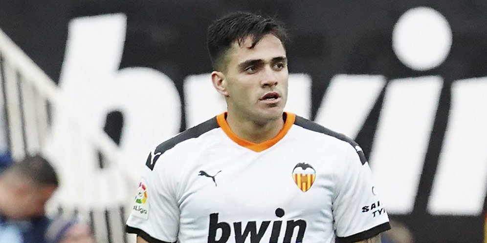 Penyerang Valencia, Maxi Gomez (c) AP Photo