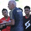 Arema FC Berlatih di Stadion Soeprijadi, Persebaya Protes