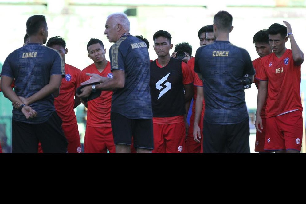 Mario Gomez Terancam Hengkang, Arema FC Dinakhodai Asisten Pelatih