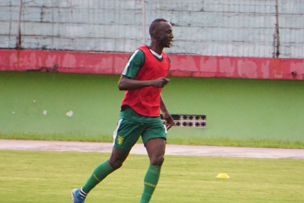 Makan Konate Terbantu dengan Program Latihan Bersama Fisioterapis Persebaya