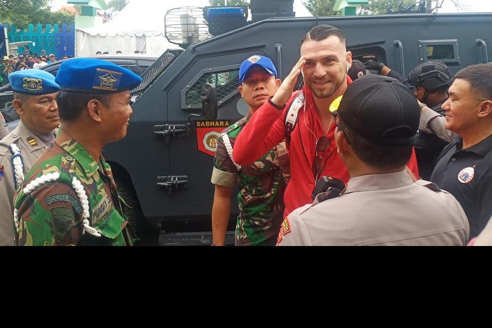 Tiba Lebih Awal, Persija Diangkut Pakai Rantis ke Stadion Gelora Delta