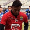 Naik Meja Operasi karena Patah Tulang Hidung, Kiper Persib Minta Didoakan