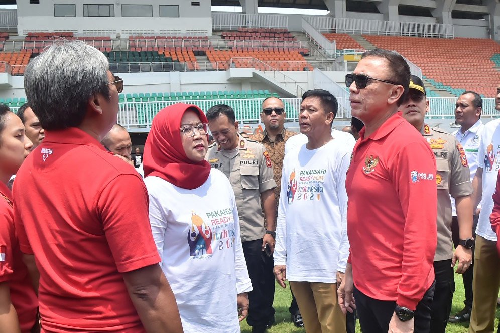 Ketum PSSI Inspeksi Stadion Pakansari sebagai Calon Venue Piala Dunia U-20 2021 Ketum PSSI Inspeksi Stadion Pakansari sebagai Calon Venue Piala Dunia U-20 2021