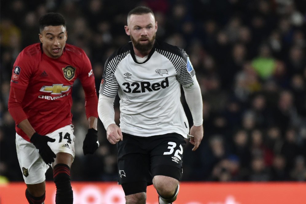 MU Menang 3-0, Solskjaer Sempat Dibuat Takut Tendangan Bebas Wayne Rooney