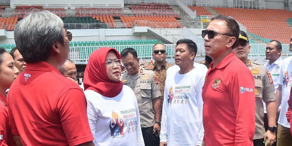 Becakayu Inspeksi 2020 Ketum PSSI Inspeksi  Stadion Pakansari sebagai Calon Venue 