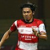 Liga Terhenti Karena Pandemi Corona, Bek Madura United Ini 'Nyambi' Jadi Kuli Bangunan