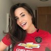 Potret Katrina Maria, Fans Seksi Manchester United yang Tak Pernah Lelah Dukung Solskjaer