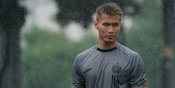 3 Barang Lelang Kiper Persija Terjual Rp8,5 Juta