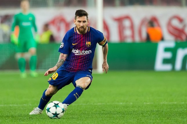 Kostum Barcelona Tak Pernah Jauh dari Merah-Biru