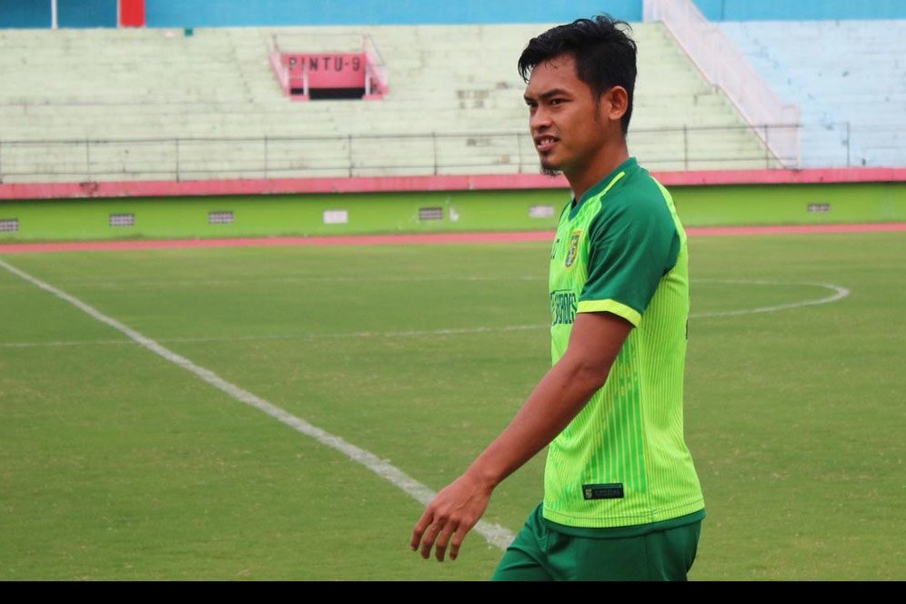 Dikemas dengan Fun Games, Gelandang Persebaya Latihan Bareng Pemain Persela dan Persita