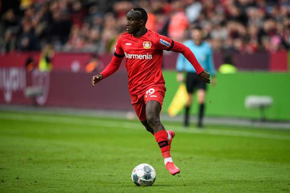 Negosiasi Antony Berlarut-larut, Manchester United Alihakan Fokus ke Winger Bayer Leverkusen