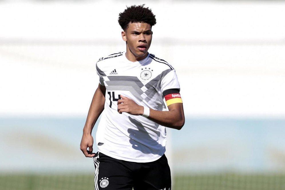 Chelsea Bidik Kapten Timnas Jerman U-16, Nnamdi Collins Chelsea Bidik Kapten Timnas Jerman U-16, Nnamdi Collins