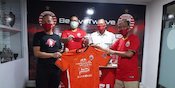 Persija Salurkan Donasi kepada Para Legenda