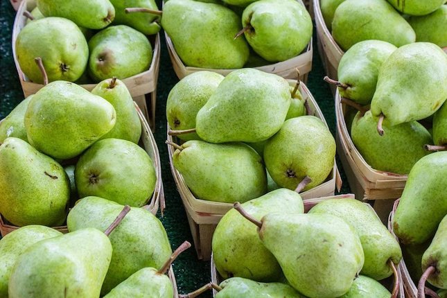 Buah pir (c) Unsplash/Jonathan Mast
