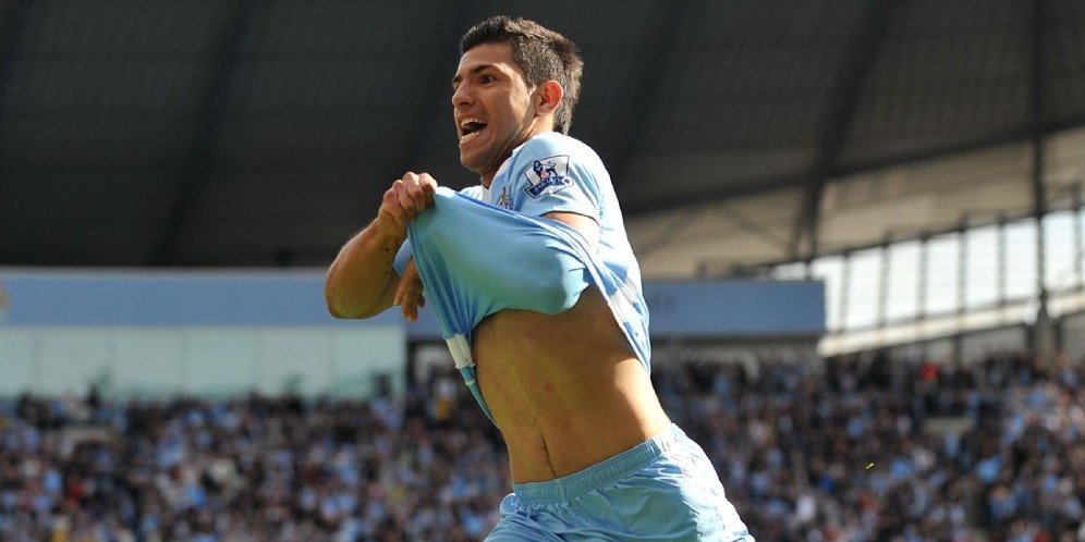 Sergio Aguero mencetak gol dramatis unuk membawa Manchester City juara Premier League 2011-12 (c) PL