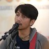 Lirik Lagu Pelukku untuk Pelikmu - Fiersa Besari