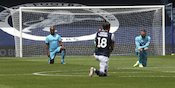 Apes! Eks bek Liverpool Ini Jadi Korban Perampokan dan Penusukan Apes! Eks bek Liverpool Ini Jadi Korban Perampokan dan Penusukan