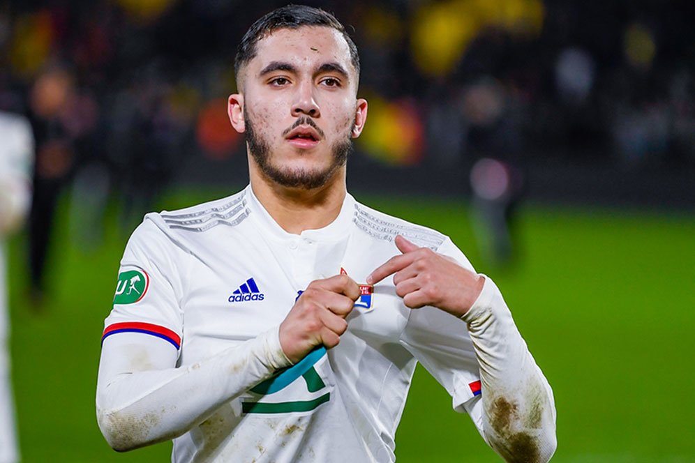 Real Madrid Dan MU Tertarik Boyong Wonderkid Lyon Ini