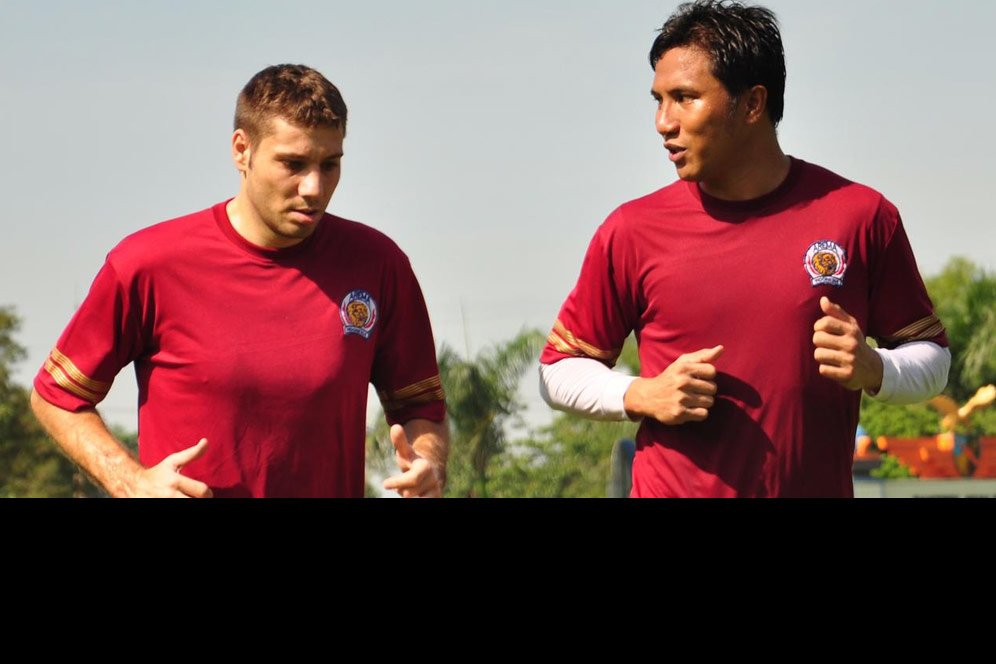 Cerita di Balik Selebrasi Gol Bakso Malang Roman Chmelo Bersama Arema